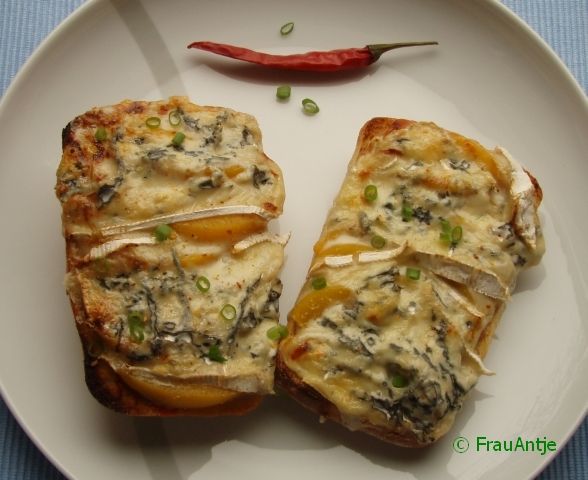 Ciabatta mit Pfirsich und Blauschimmelkäse überbacken | Ein Kochmeister ...